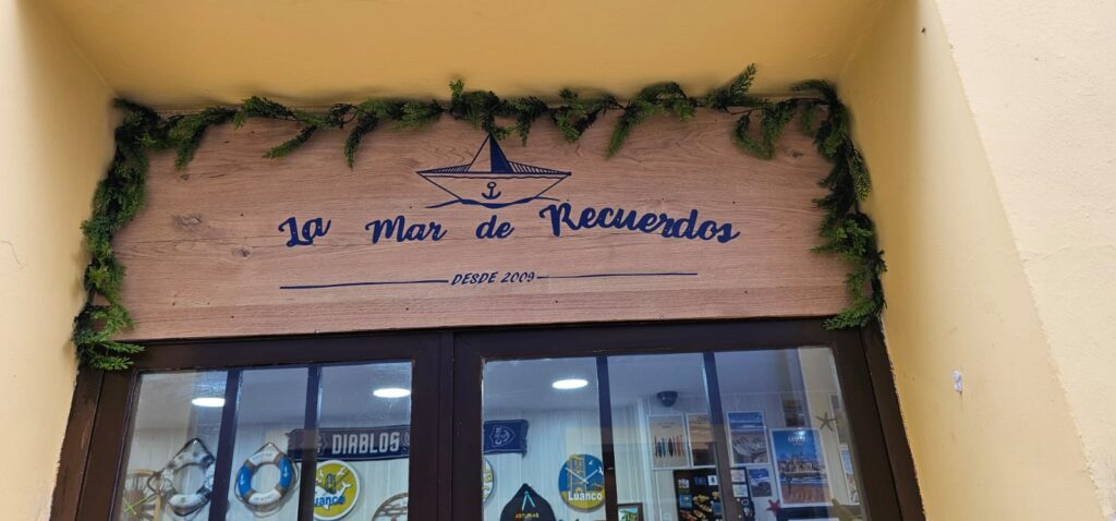 cartel de madera la mar de recuerdos